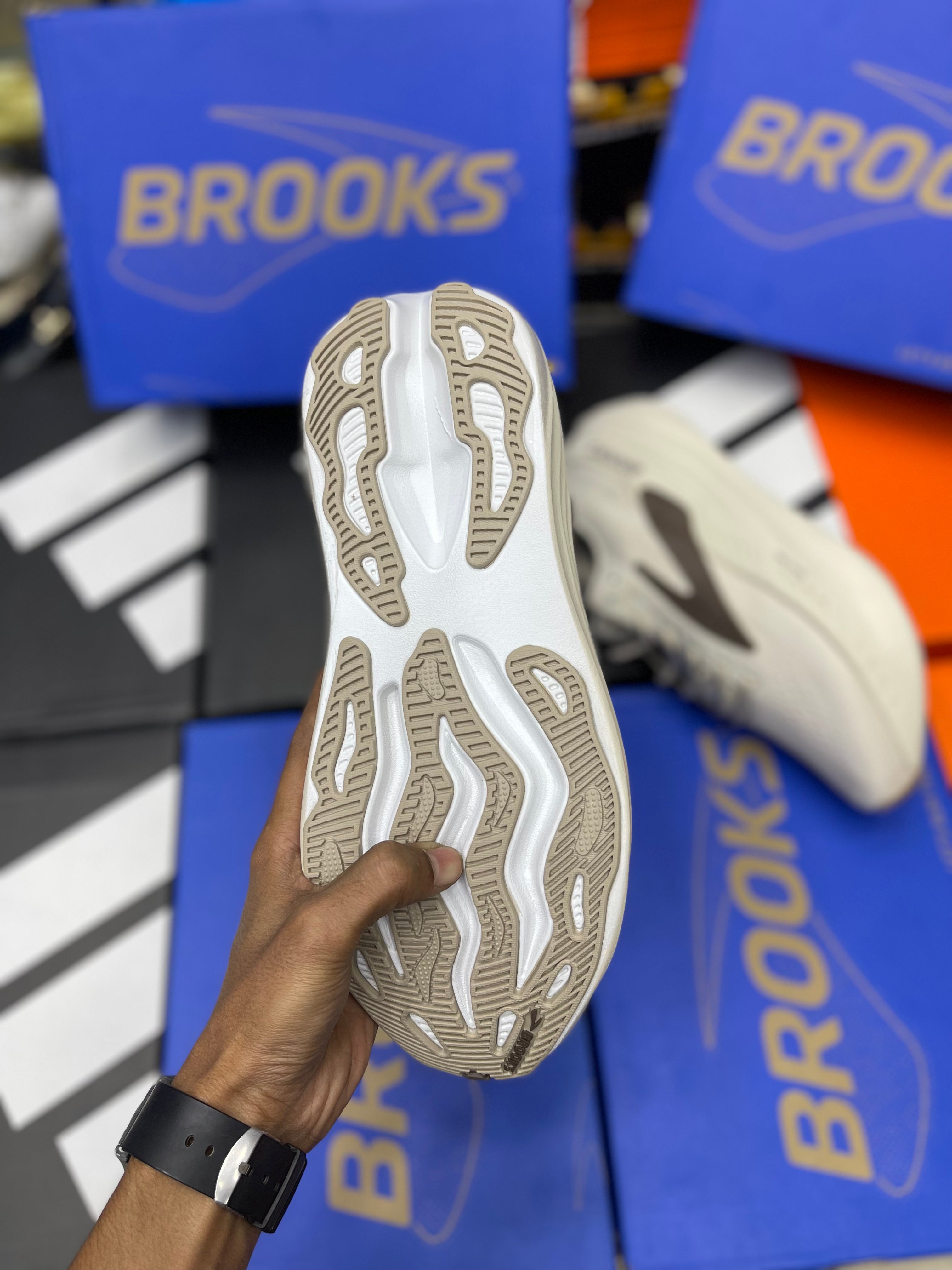 Brooks GLYCERIN MAX | APRICOT WHITE