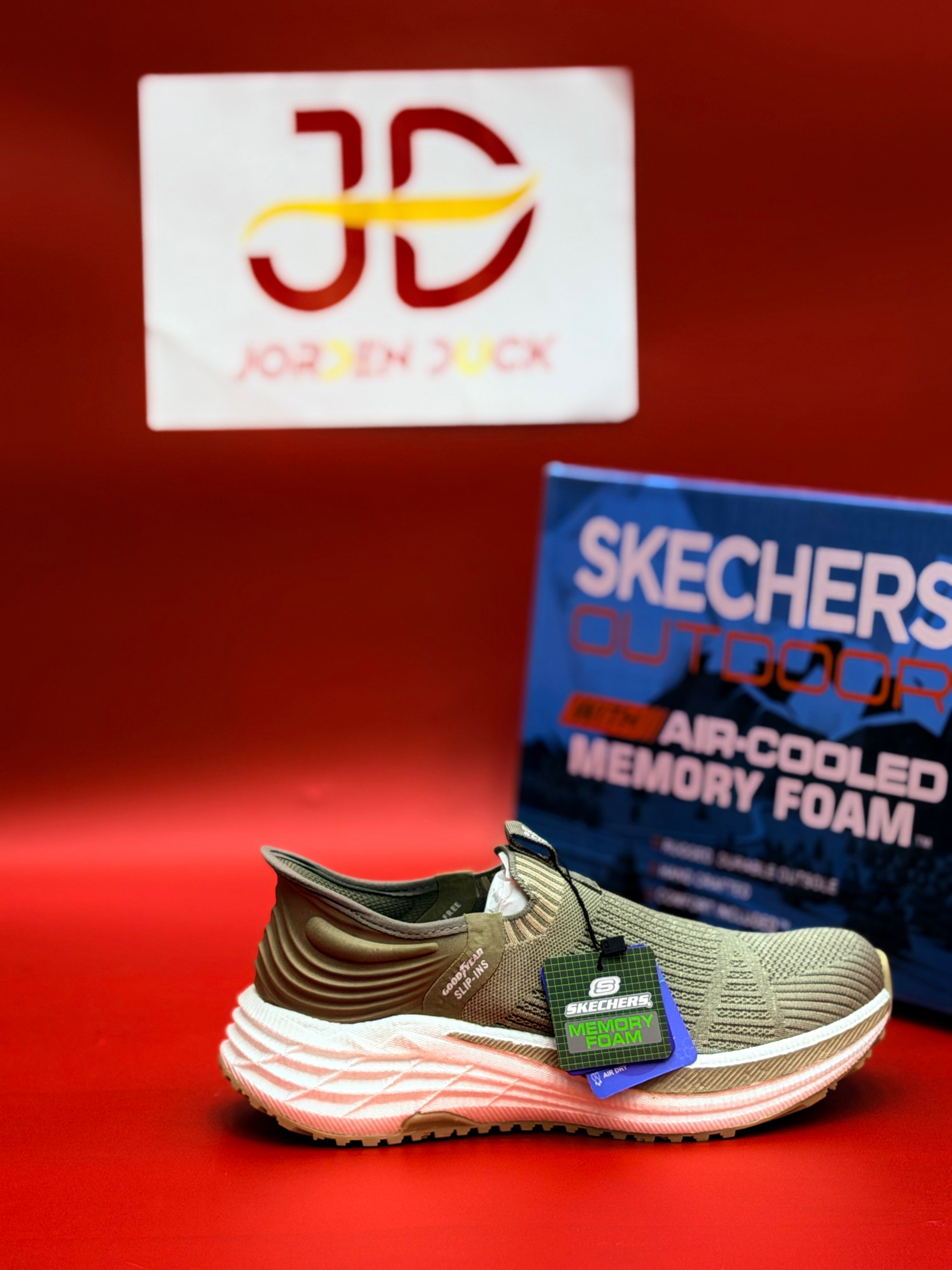 SKECHARES BOOST MEMORY FOAM (Khaki)