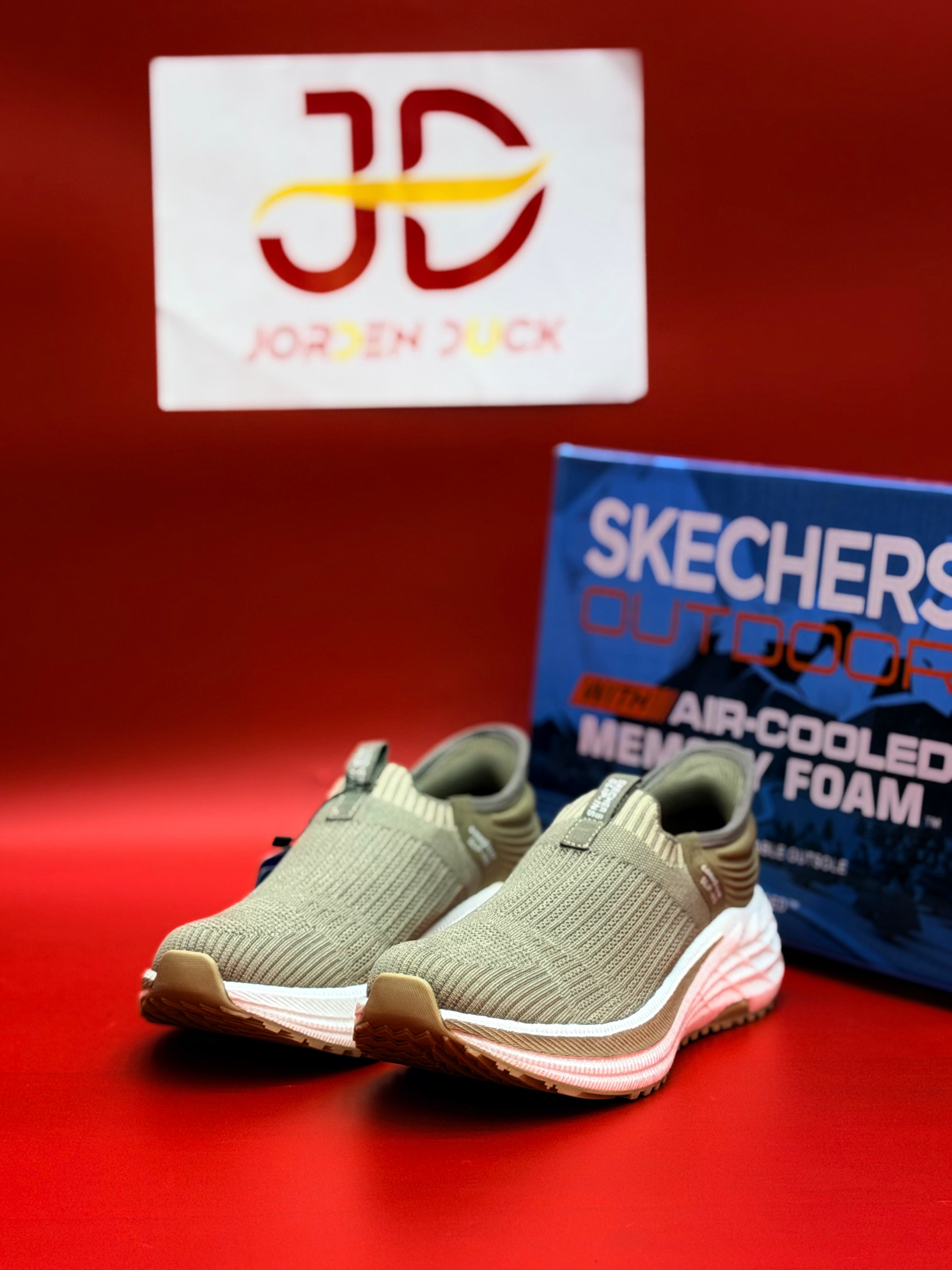 SKECHARES BOOST MEMORY FOAM (Khaki)