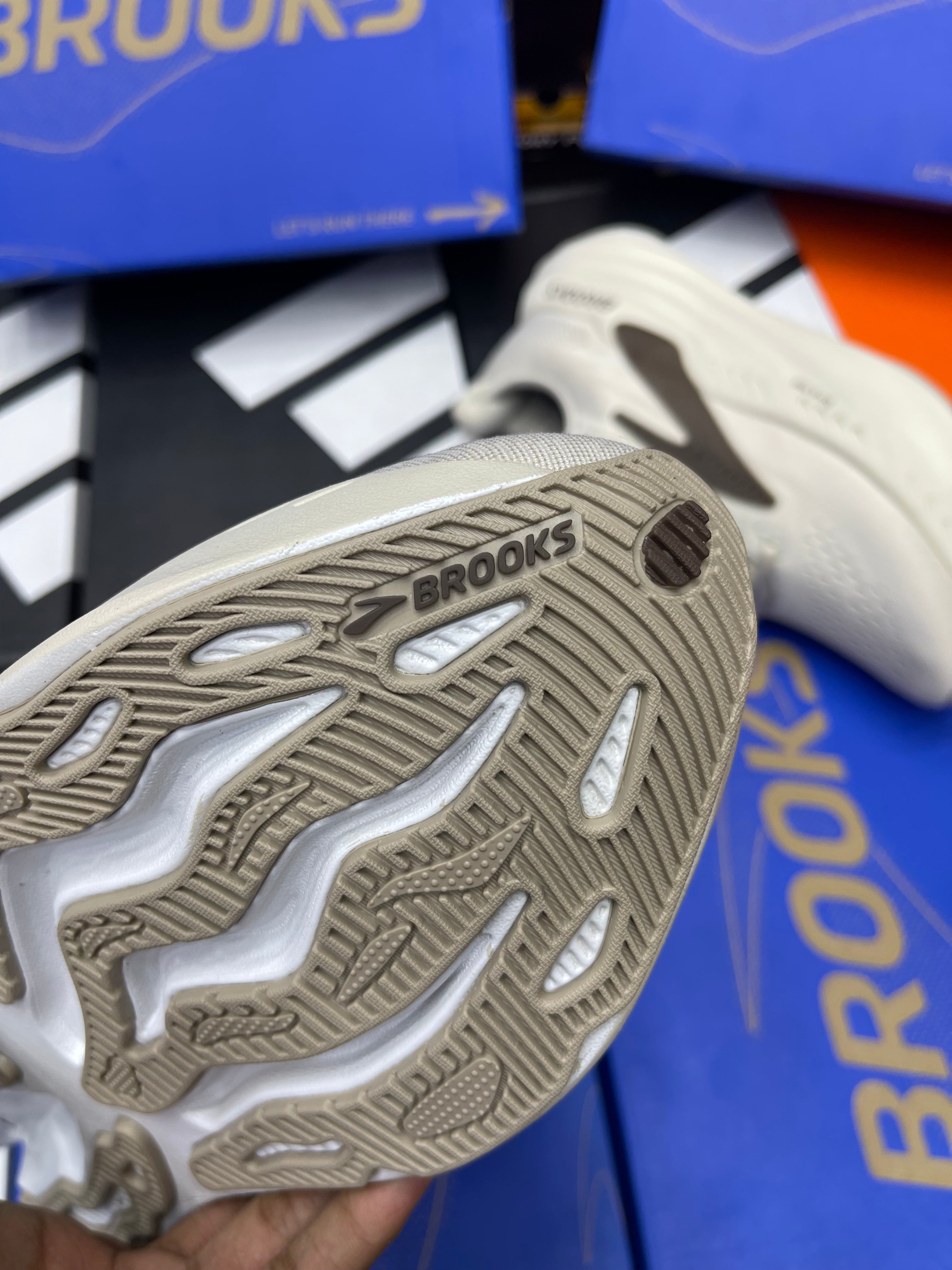 Brooks GLYCERIN MAX | APRICOT WHITE