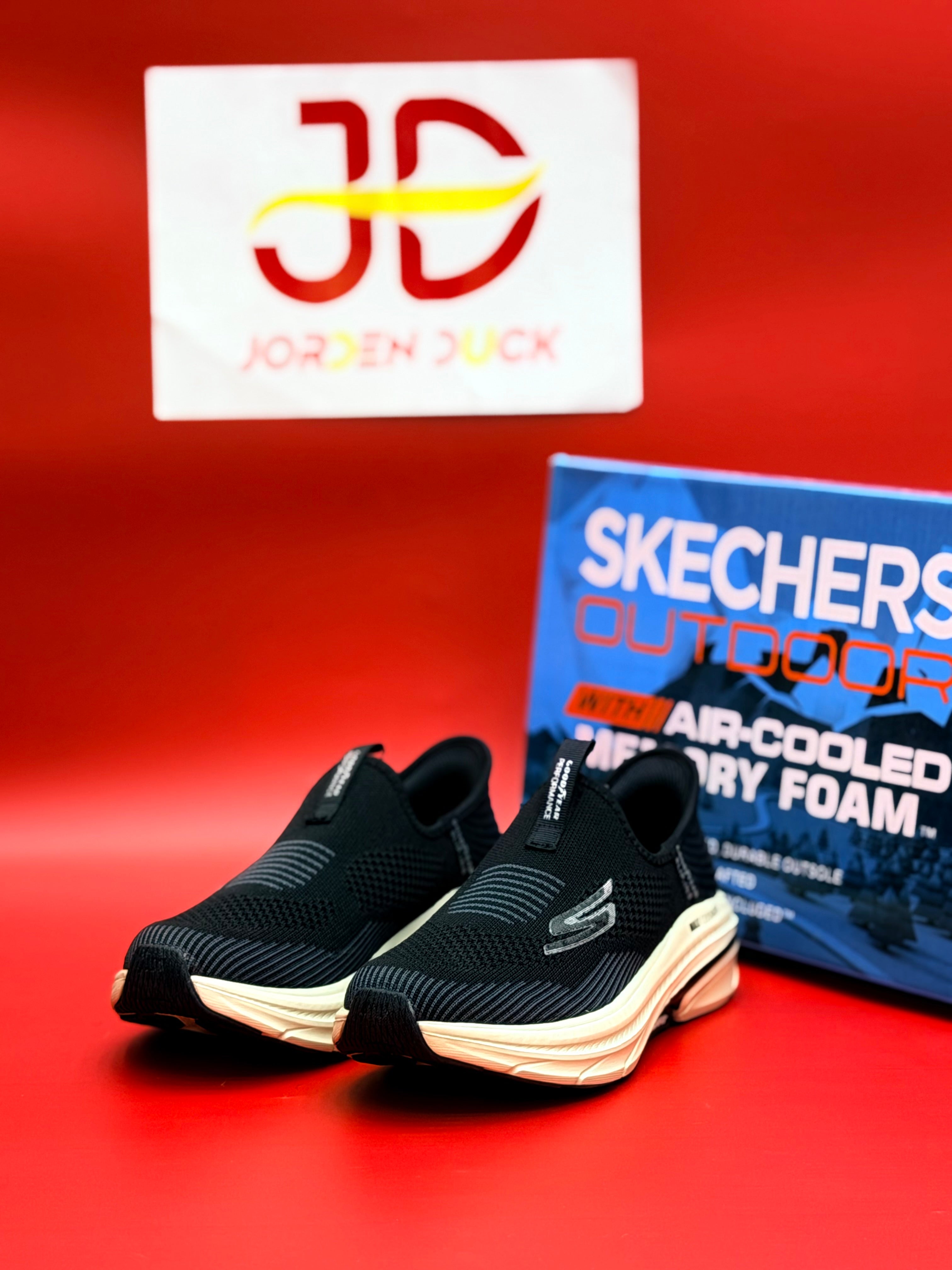 SKECHARES BOOST MEMORY FOAM (black/g)