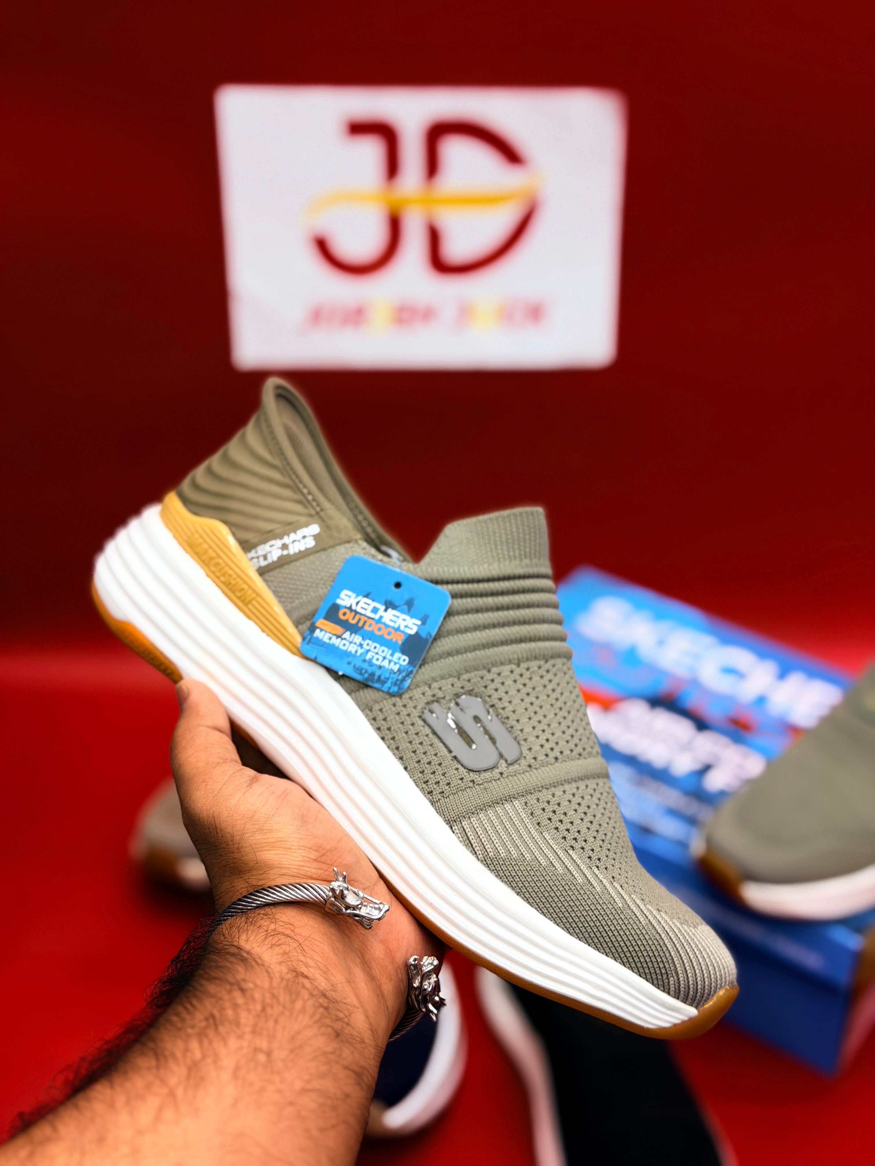 SKECHARES Light STRIKE MEMORY FOAM (khaki/g)