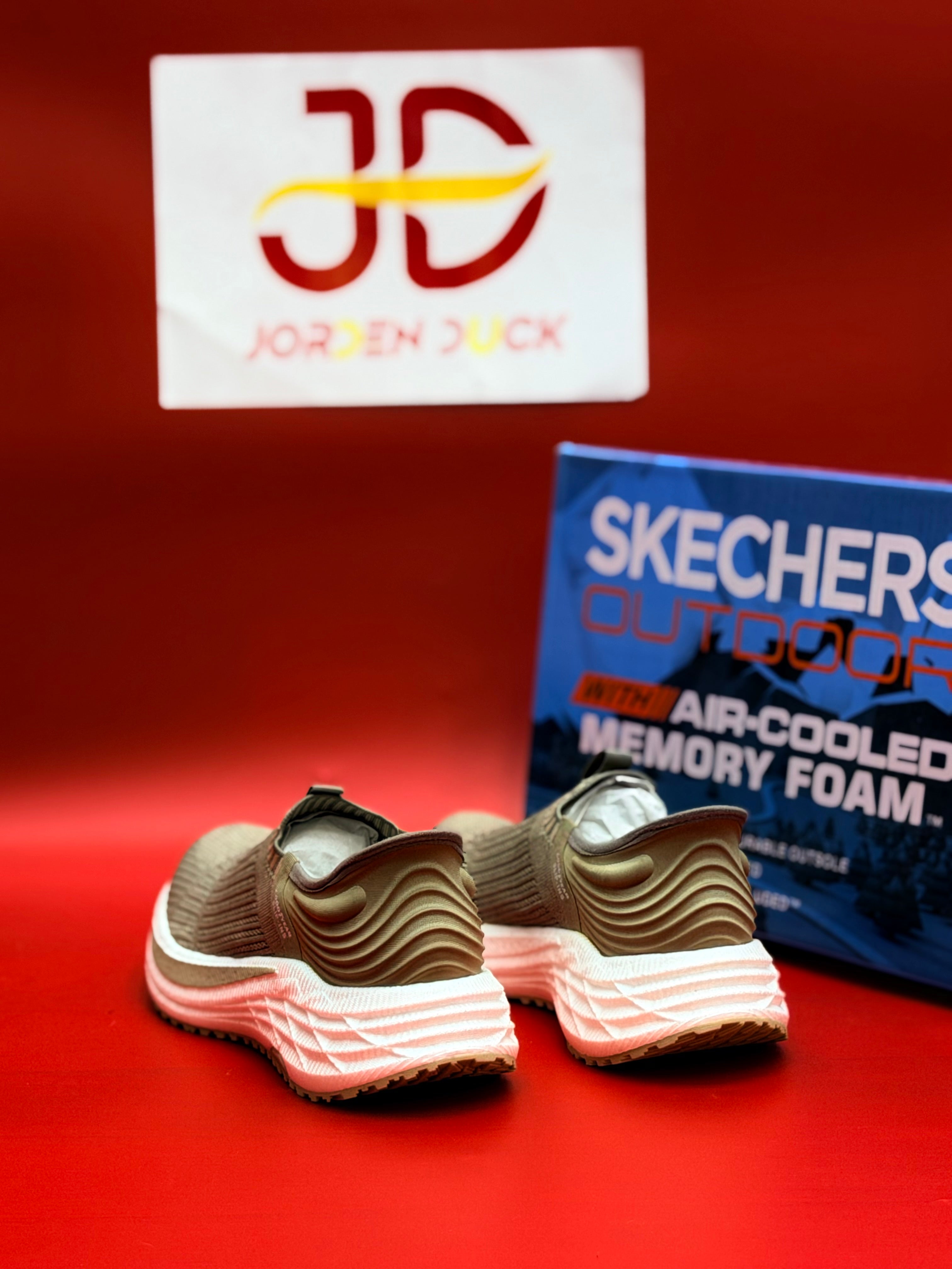 SKECHARES BOOST MEMORY FOAM (Khaki)