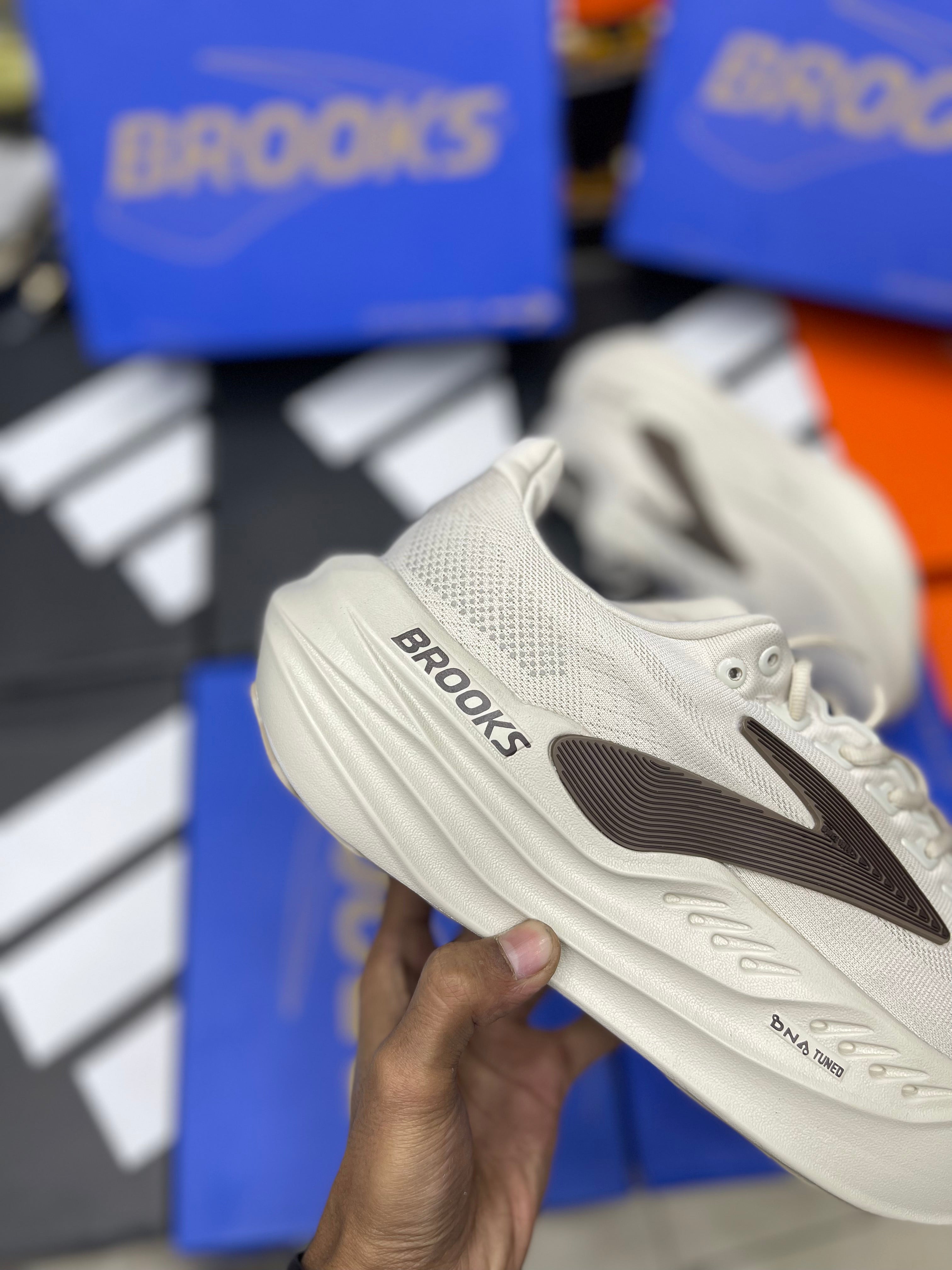 Brooks GLYCERIN MAX | APRICOT WHITE