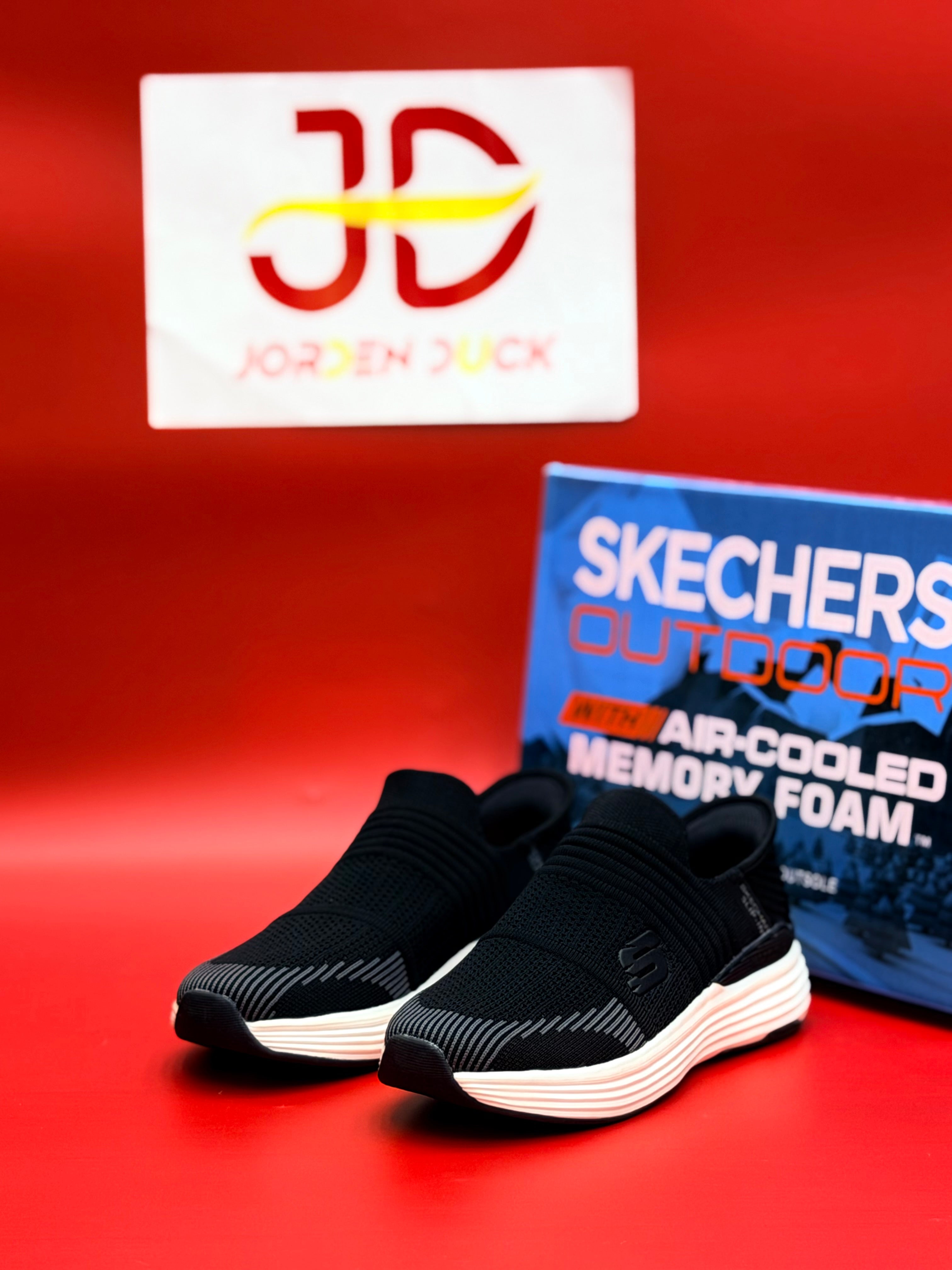 SKECHARES Light STRIKE MEMORY FOAM (Black/g)