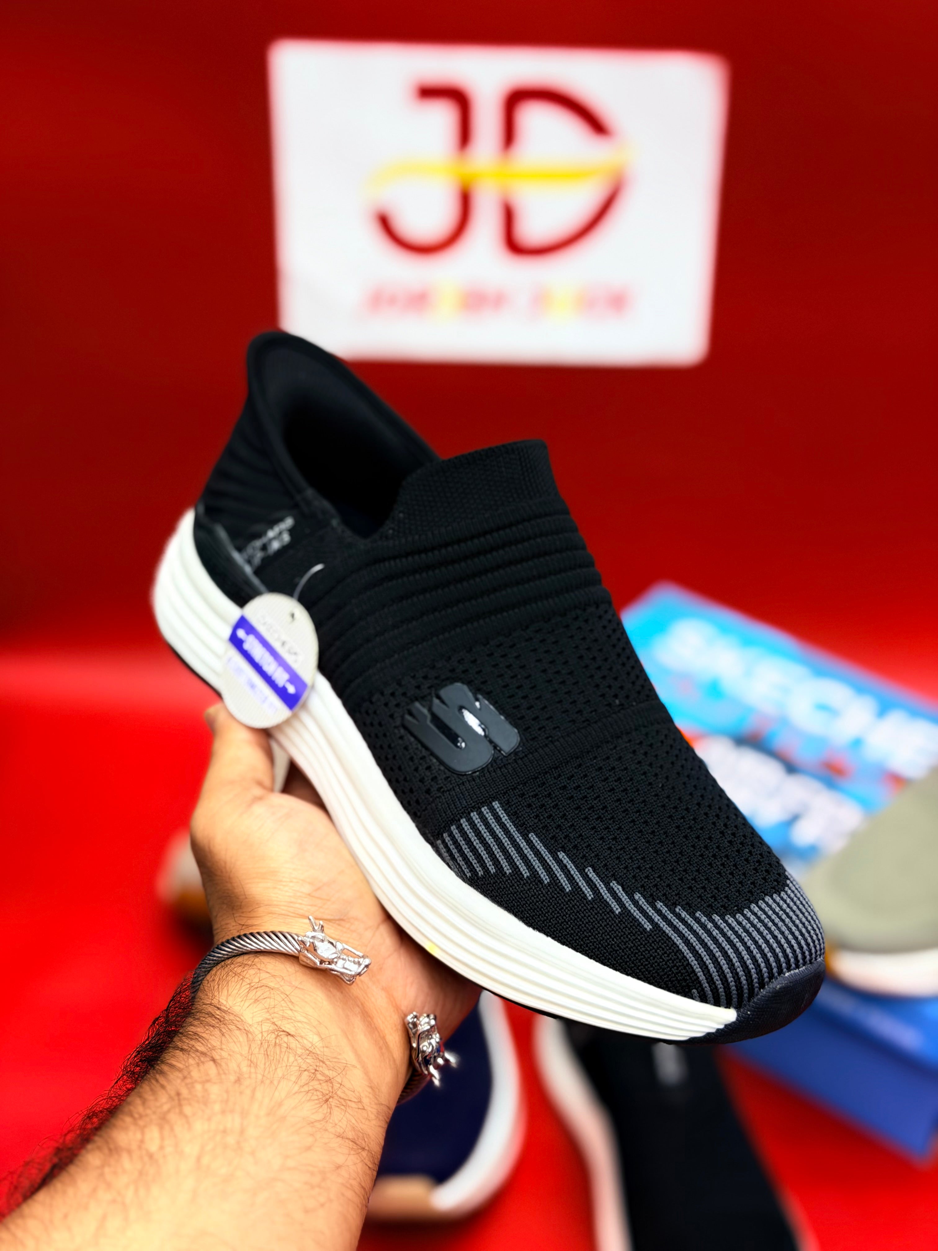 SKECHARES Light STRIKE MEMORY FOAM (Black/g)