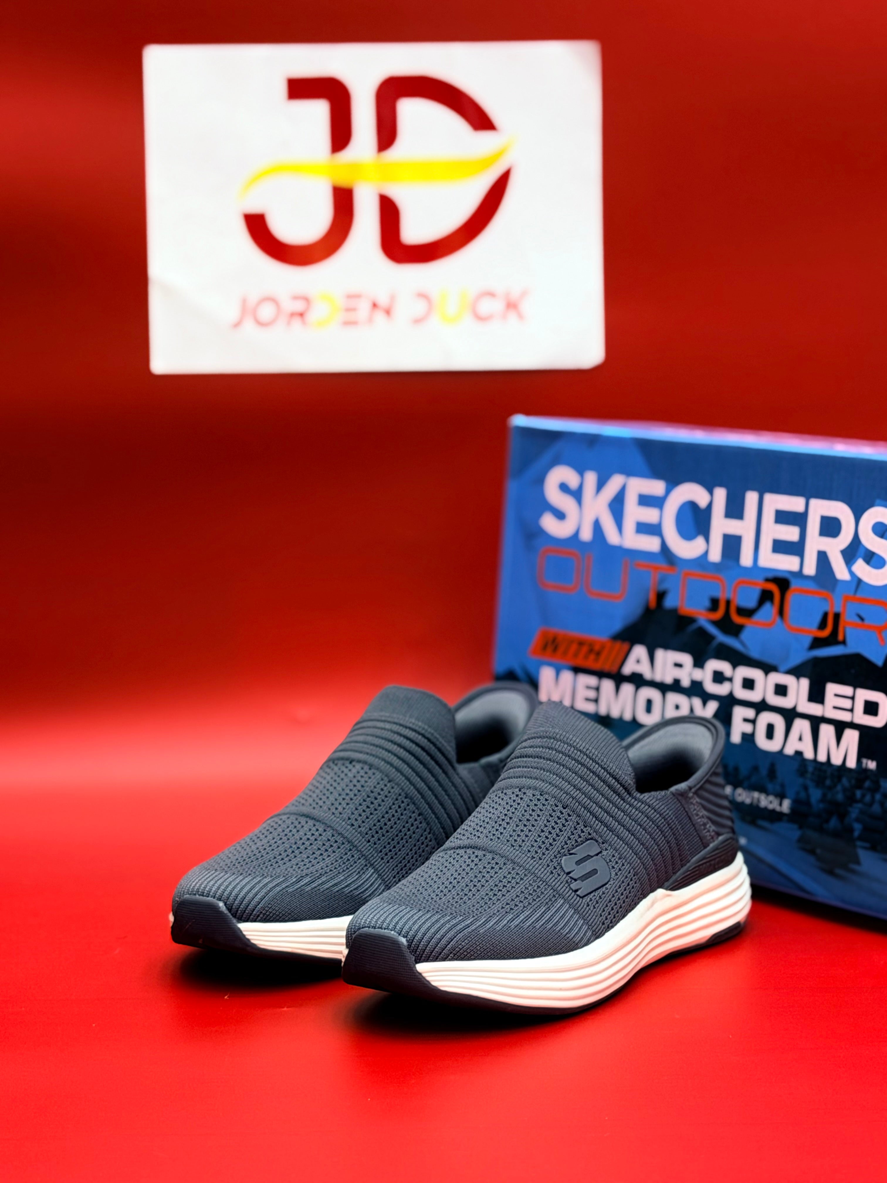 SKECHARES Light STRIKE MEMORY FOAM (Gray/w)