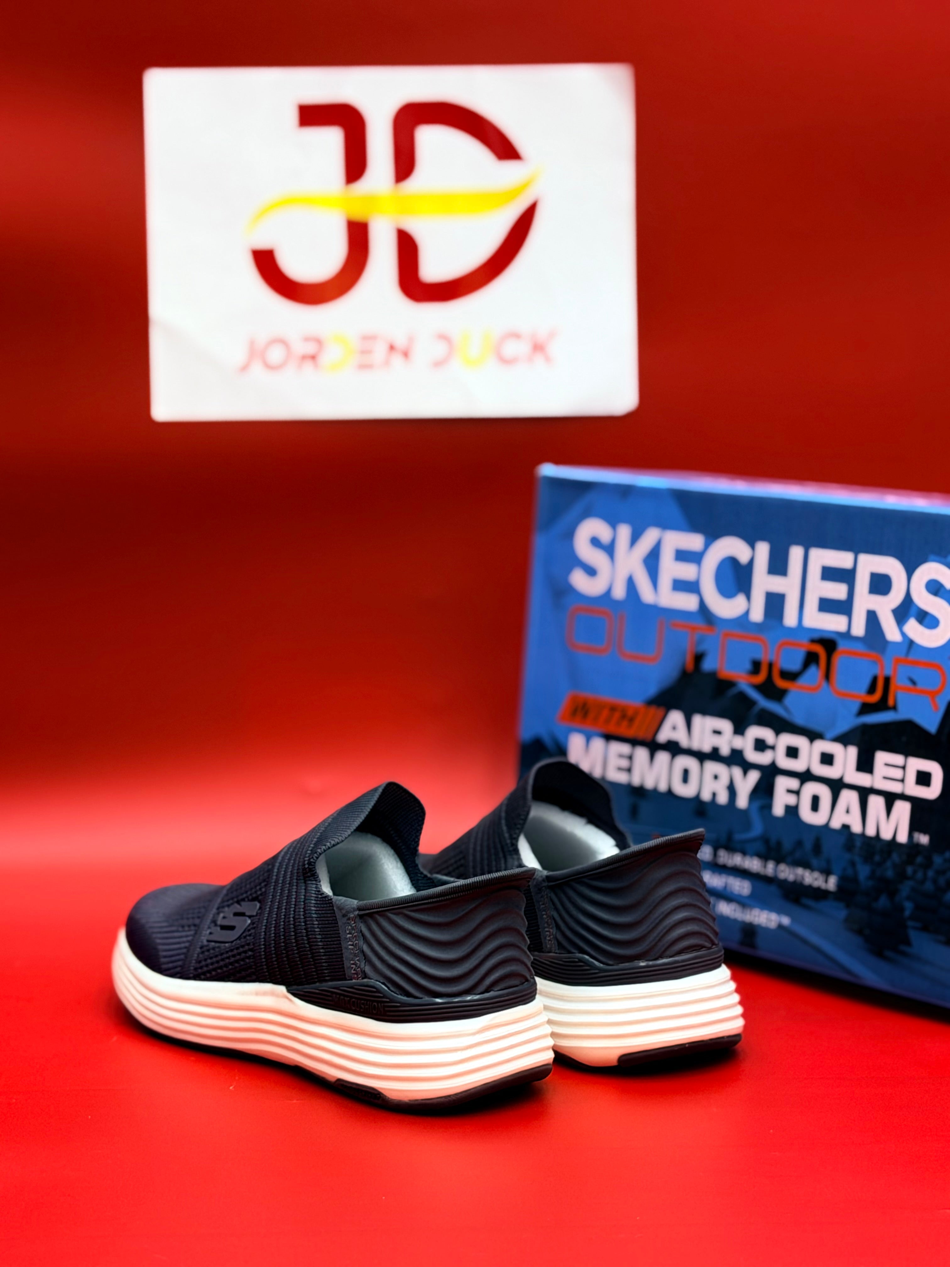 SKECHARES Light STRIKE MEMORY FOAM (Gray/w)