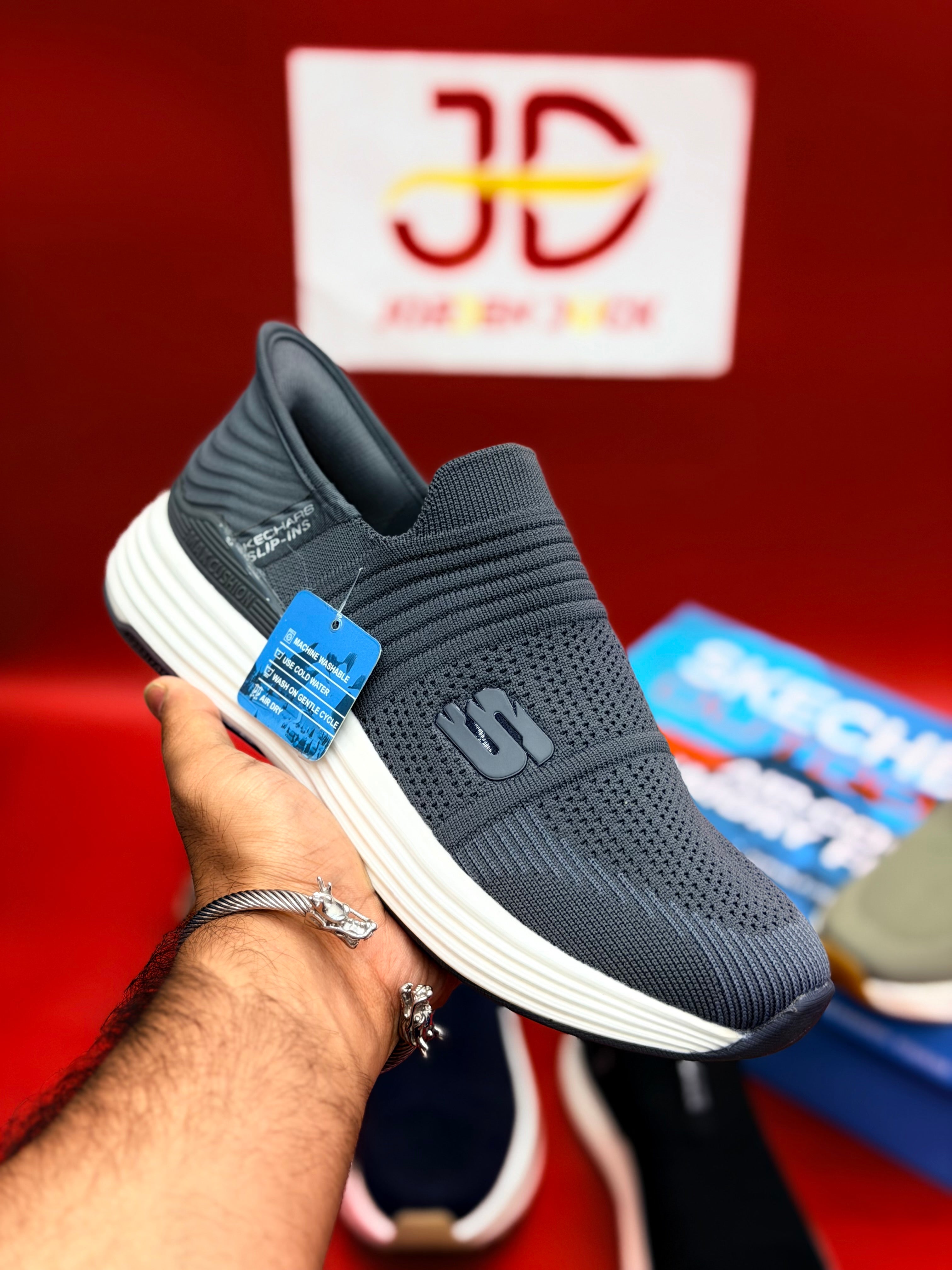 SKECHARES Light STRIKE MEMORY FOAM (Gray/w)