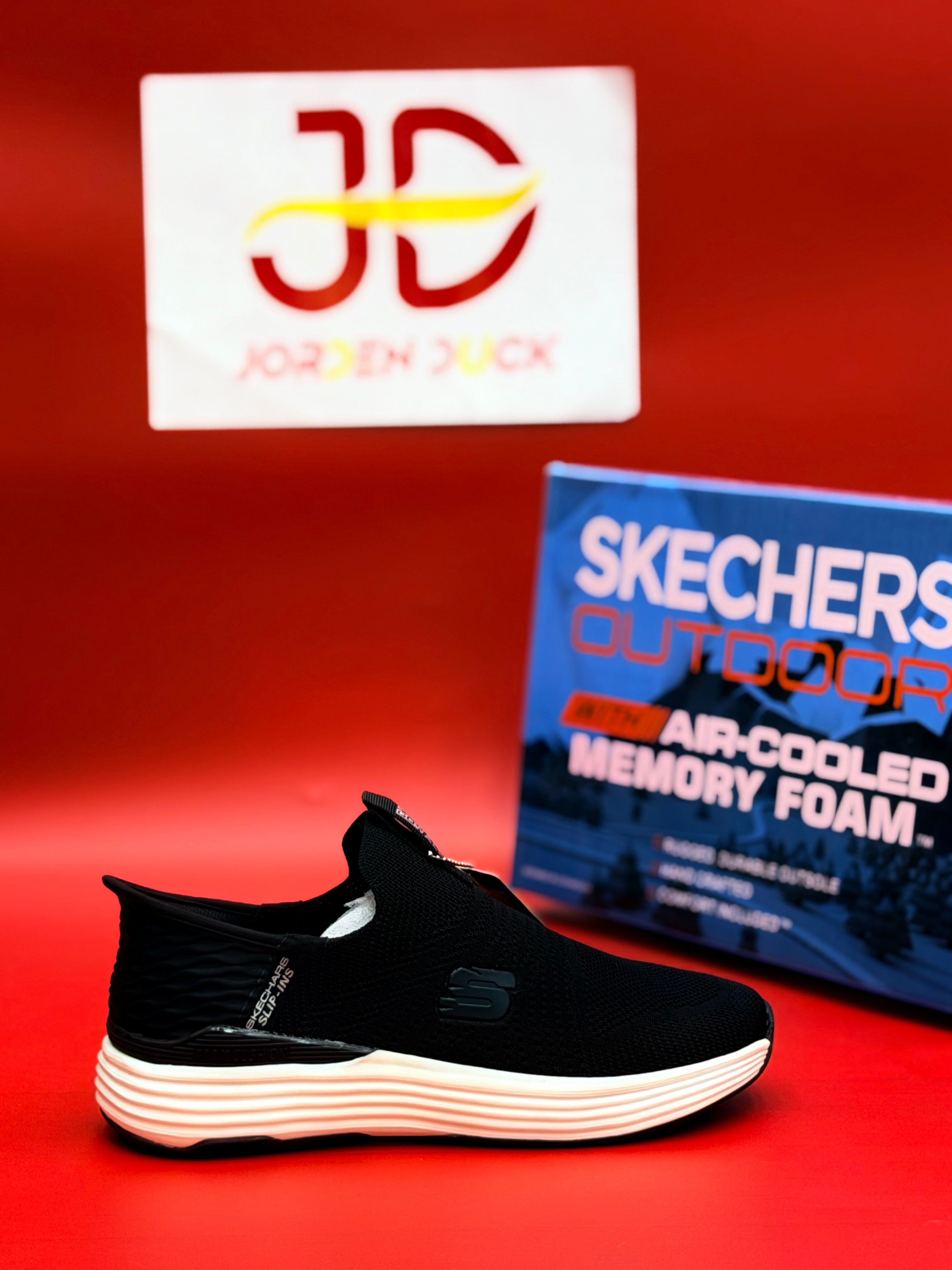 SKECHARES Light STRIKE MEMORY FOAM (Black/g)