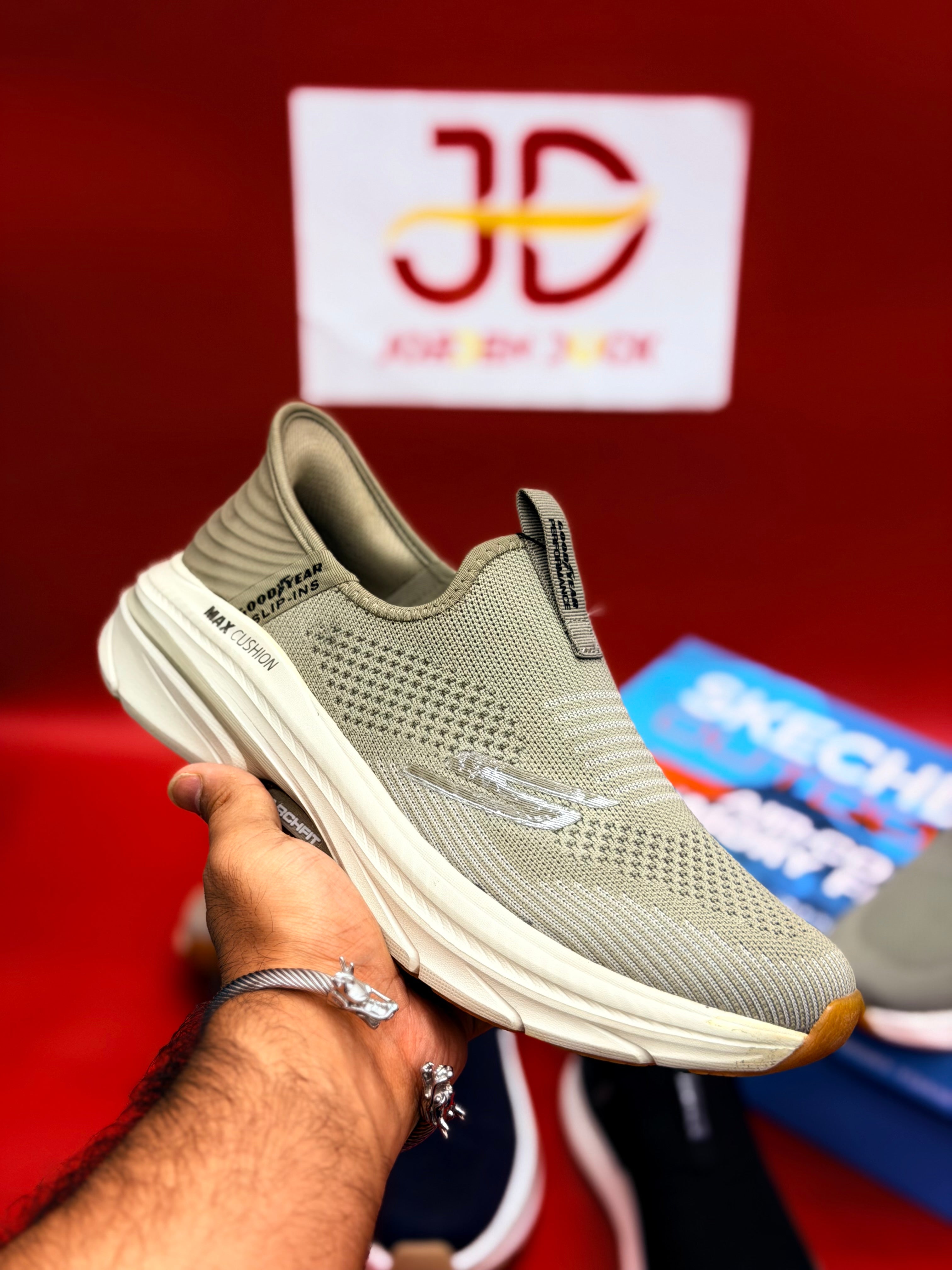 SKECHARES ARCH FIT MEMORY FOAM (KHAKI)