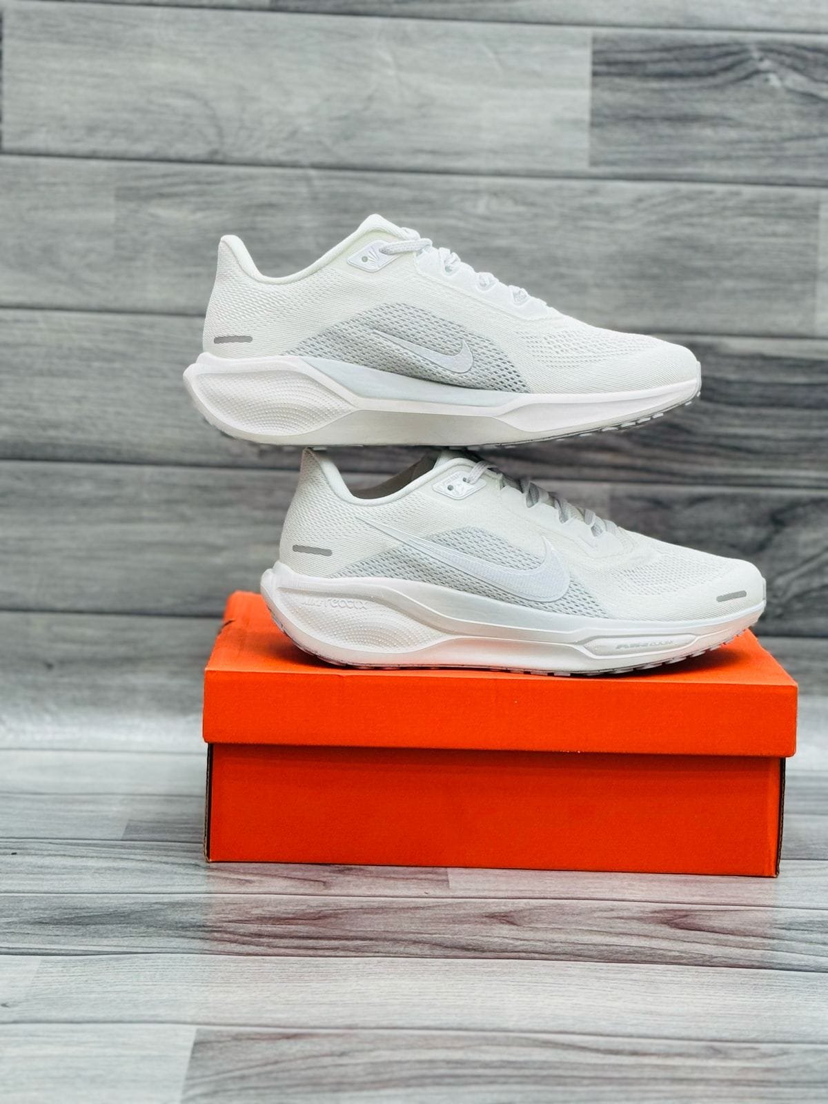 Nike Air Zoom Pegasus Shoes 41 Volt (W) - White