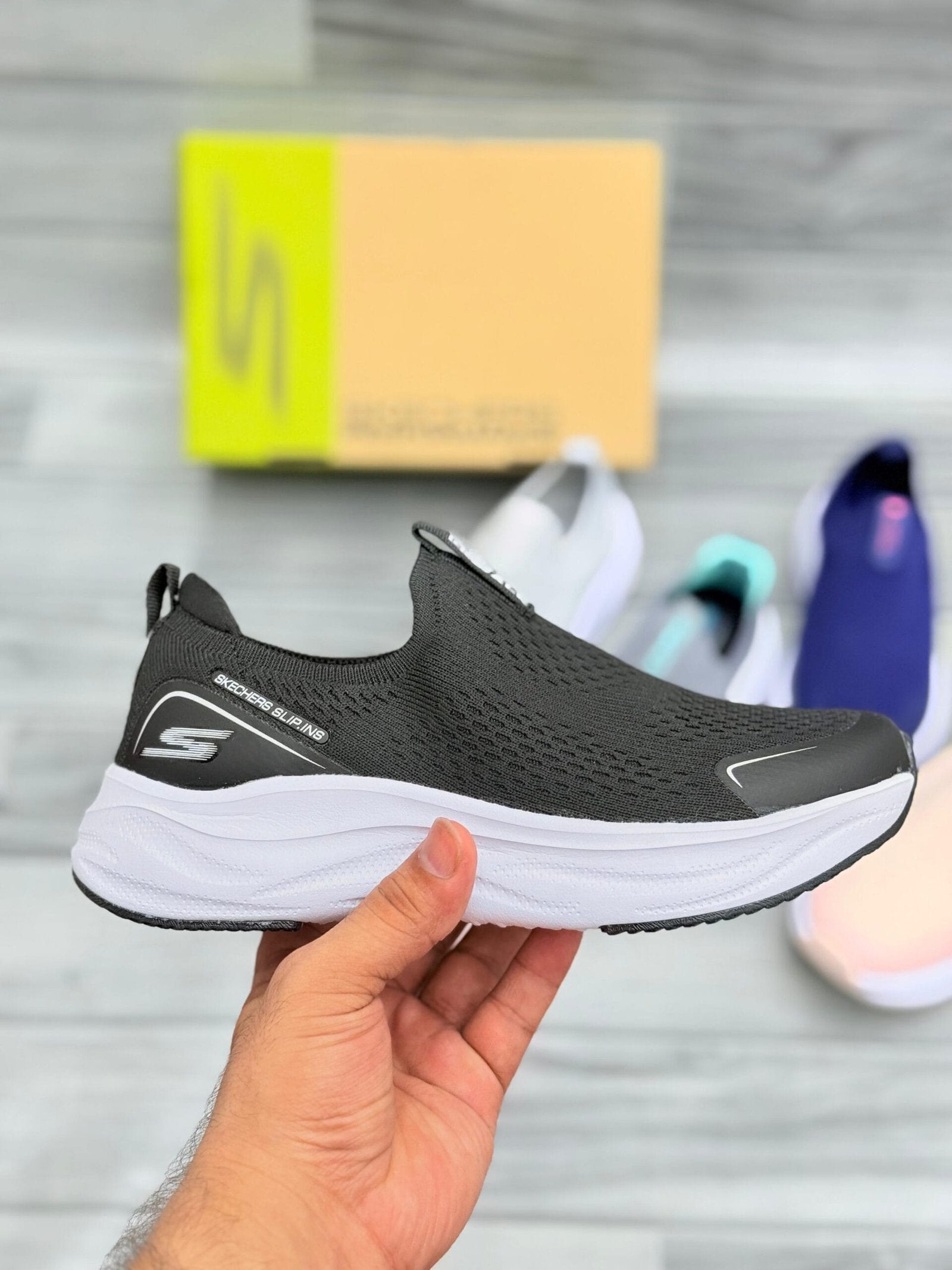 WOMEN SKECHERS ULTRA LIGHT BLACK