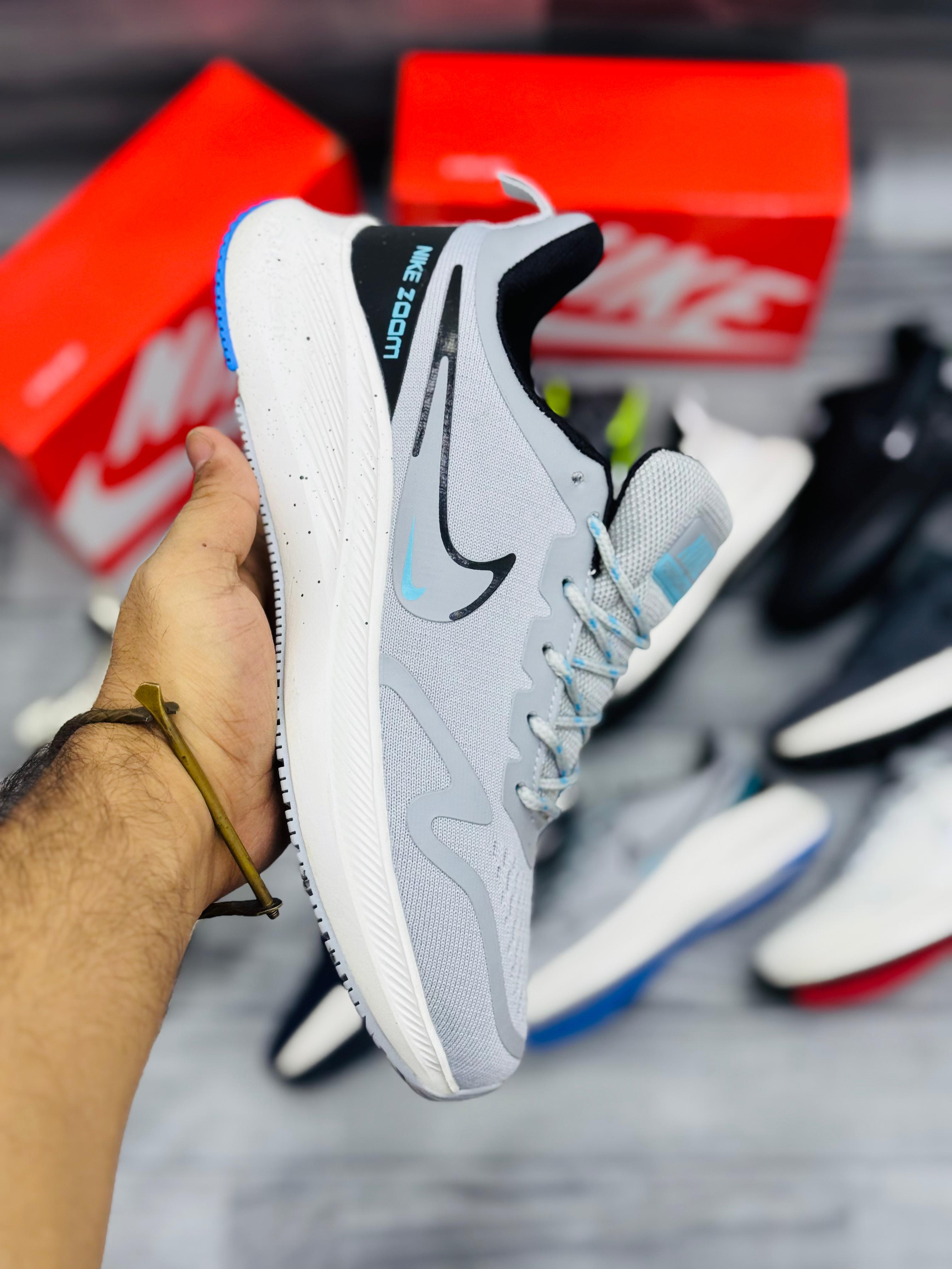 NIKE ZOOM PEGASUS 42 - Grey