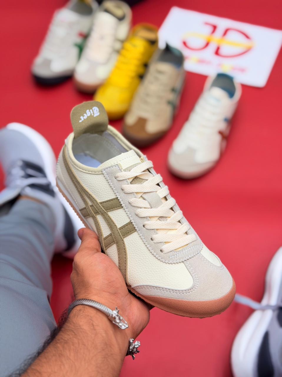 ONITSUKA TIGER BEIGE BROWN 66